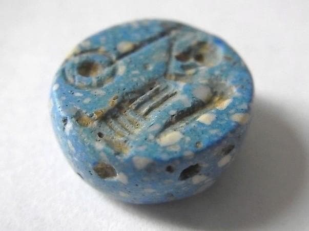 ★E1402★ 古代石 (219) 有翼神　アミュレット印章　精霊　焼成物