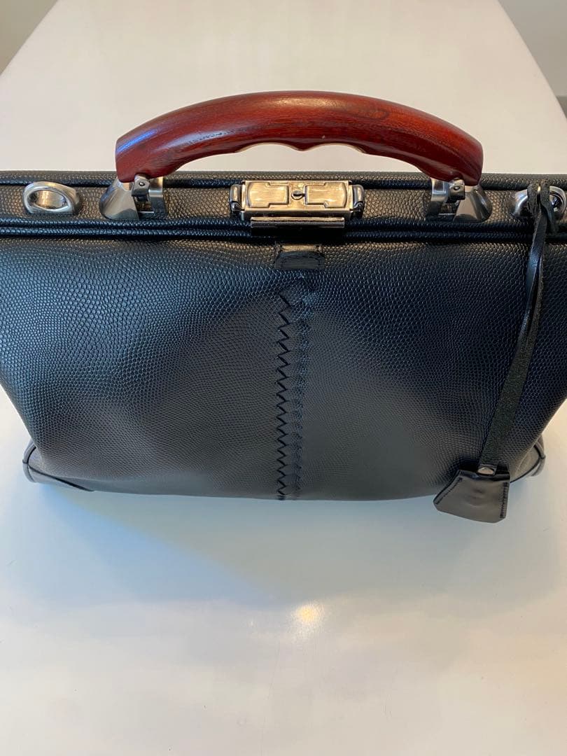 黒 ビジネスバッグ 編み込みデザイン