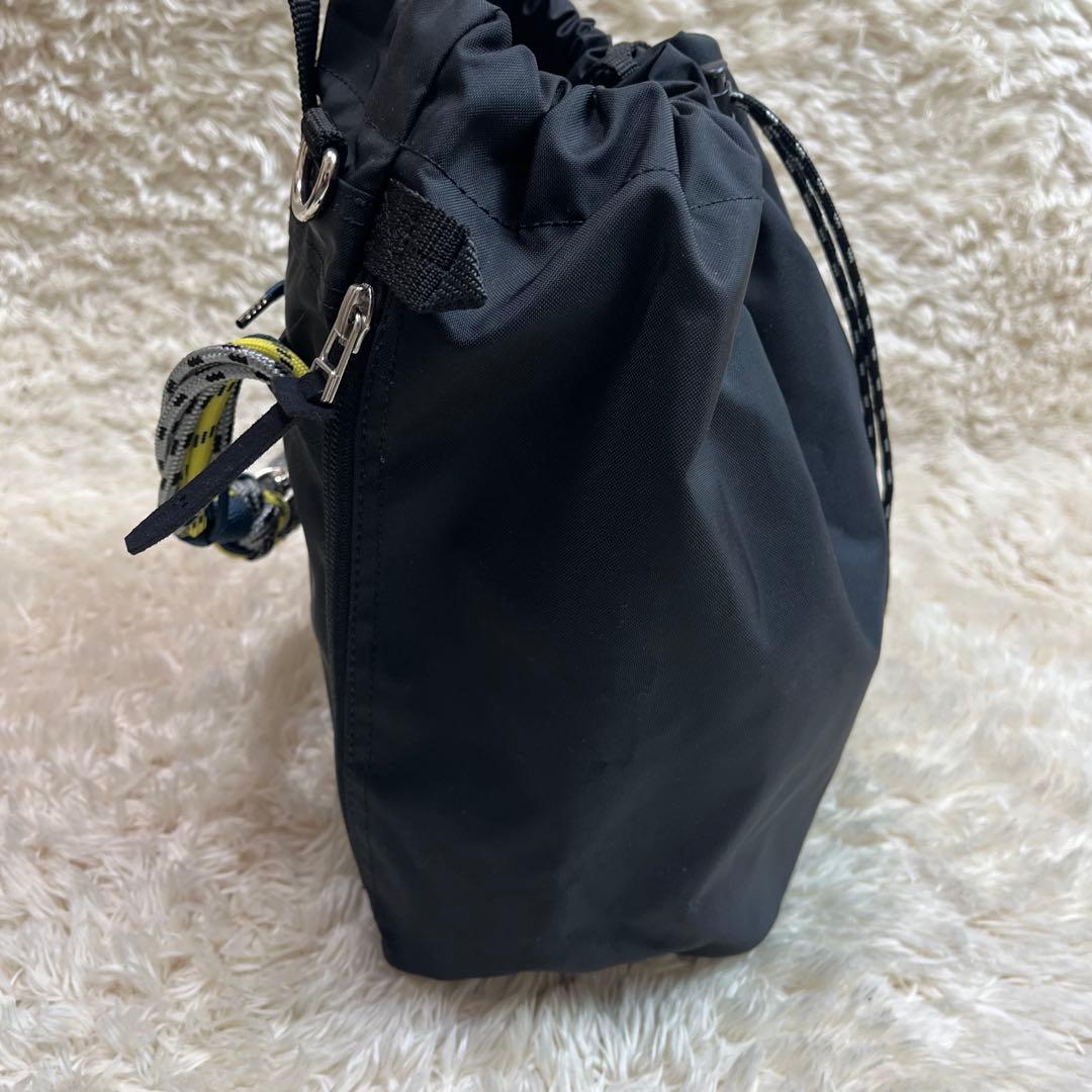 【極美品】ザッツ　zattu LUGUN ショルダーバッグ　巾着　ミニ　カラビナ