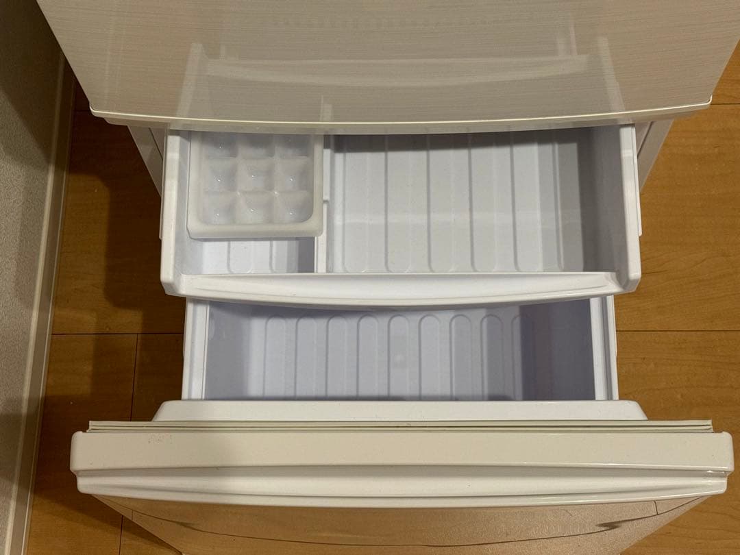 送料無料 2019年製 シャープ 2ドア冷蔵庫 SJ-D14E-W/137L