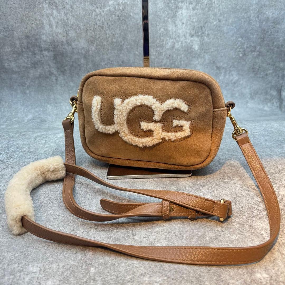 美品　UGG　アグ　辻希美　本革　スウェード　カメラバッグ　調整可　ブラウン