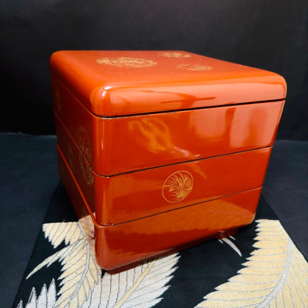 漆器　輪島塗　金蒔絵　木製　朱塗三段　重箱　共箱