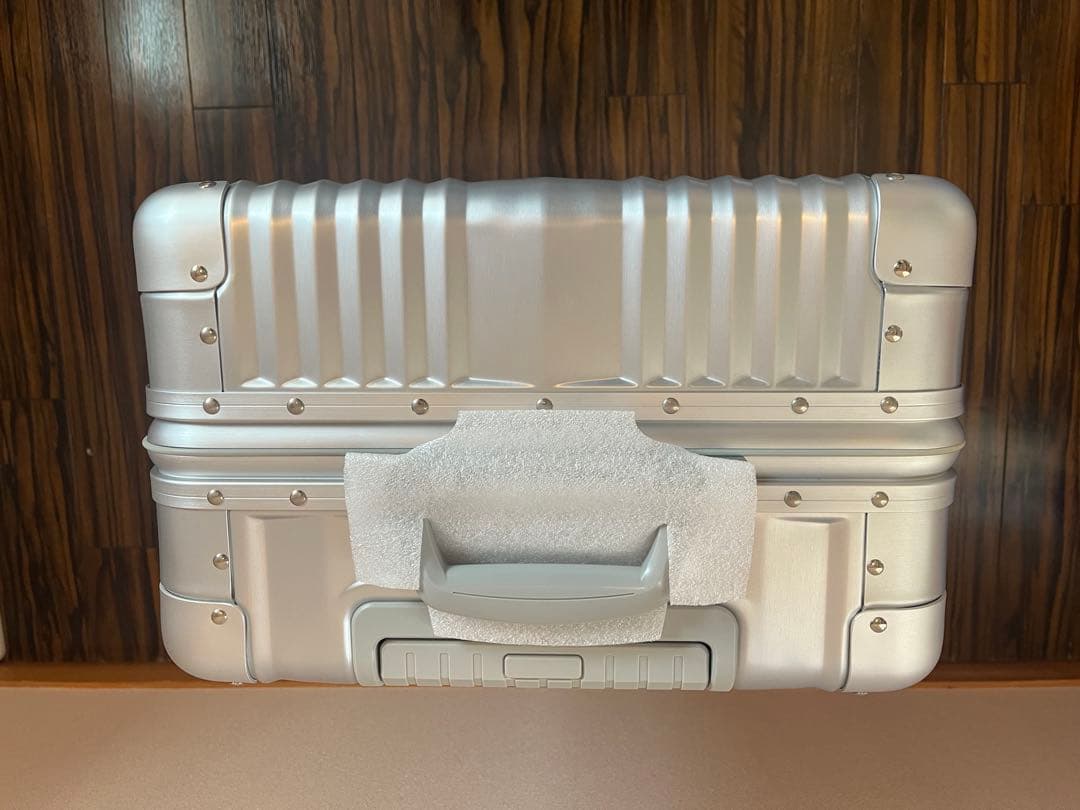 新品未使用メルセデスベンツ　キャリーケース　65リットル