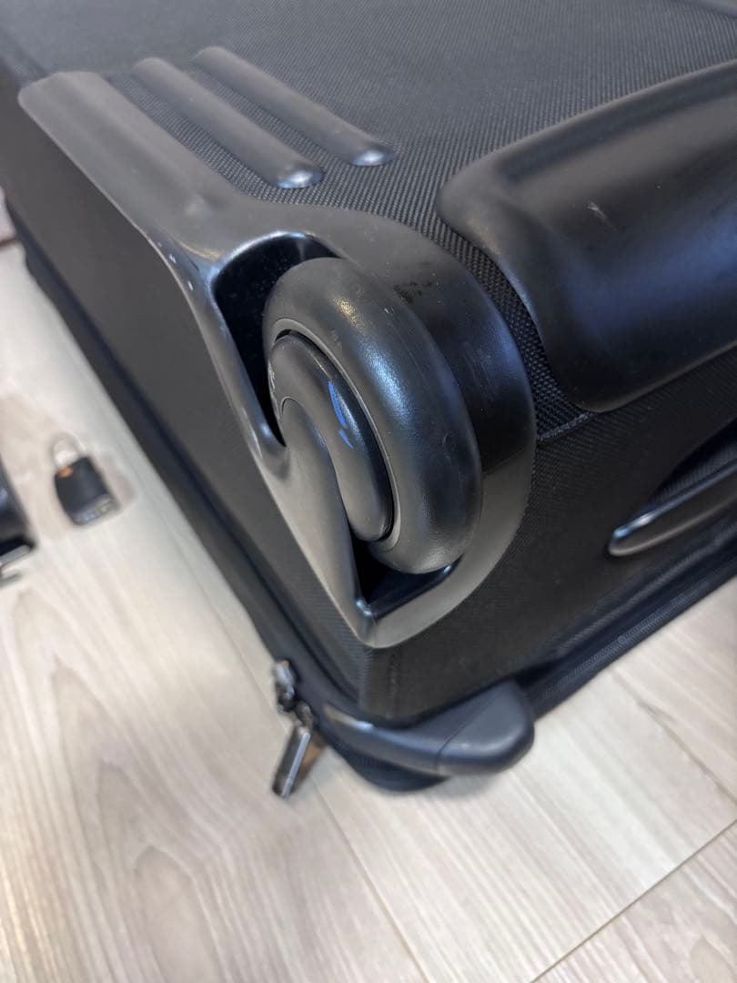 A*A様 美品 TUMI ブラック キャリーケース　22022D4