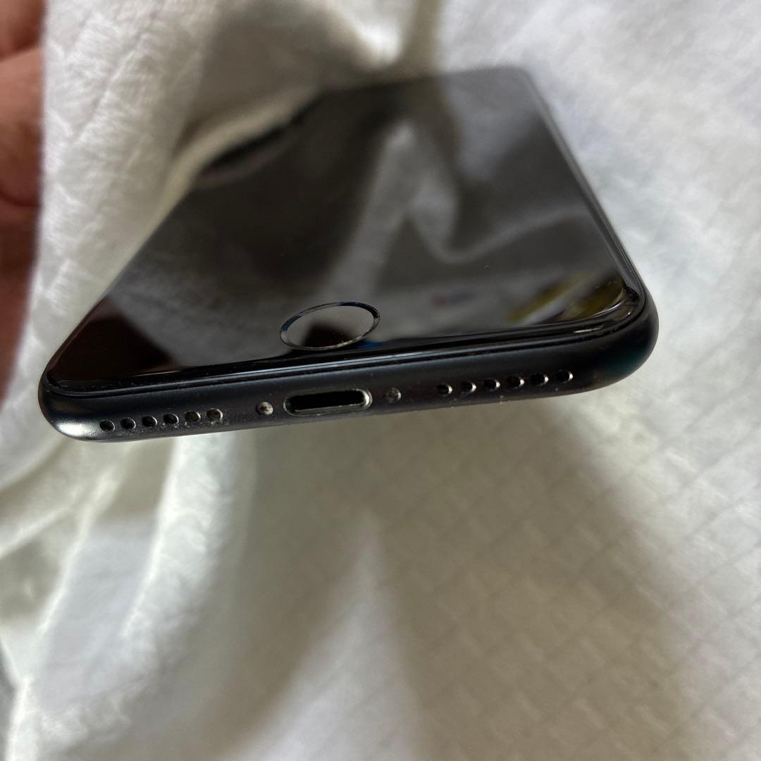 iPhone se 第2世代　64GB SIMフリー　付属品　保護シール付き