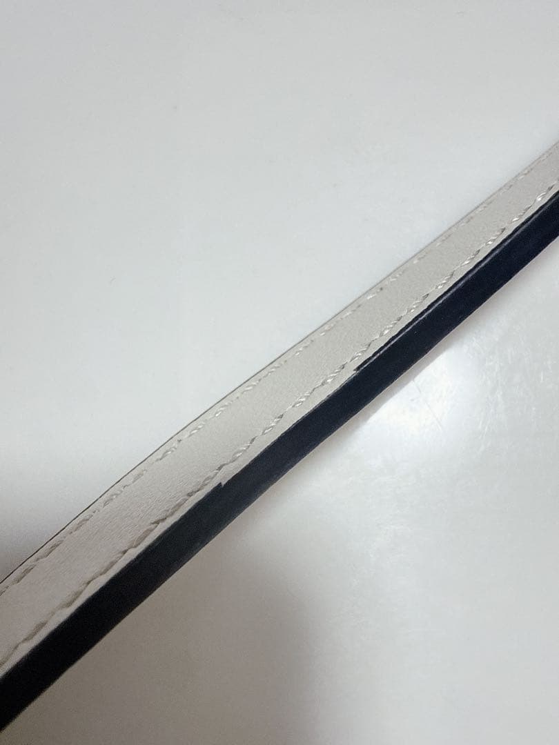 プラダ　トートバッグ　ハンドバッグ　ショルダーバッグ　ホワイト