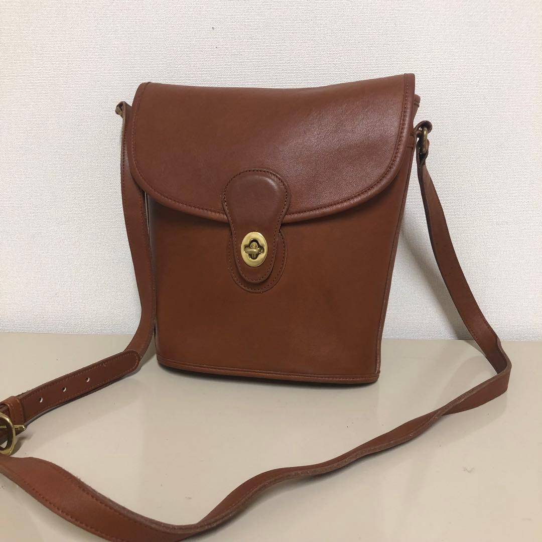 COACH ショルダーバッグ クロスボディ バケツ型 レザー 茶色　ターンロック