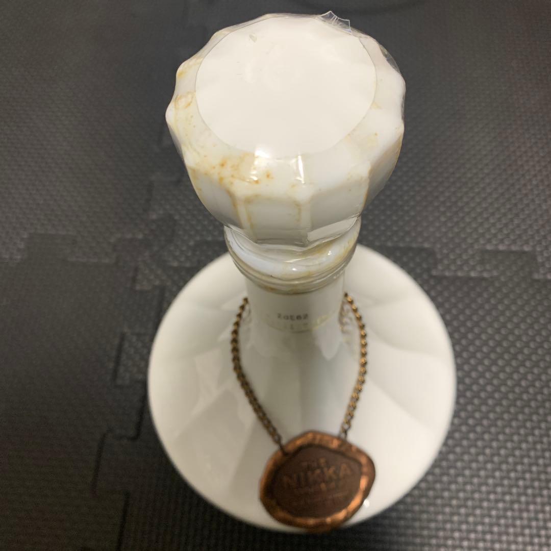 NIKKA ウイスキー メダル付きボトル，レア物古酒値下げ