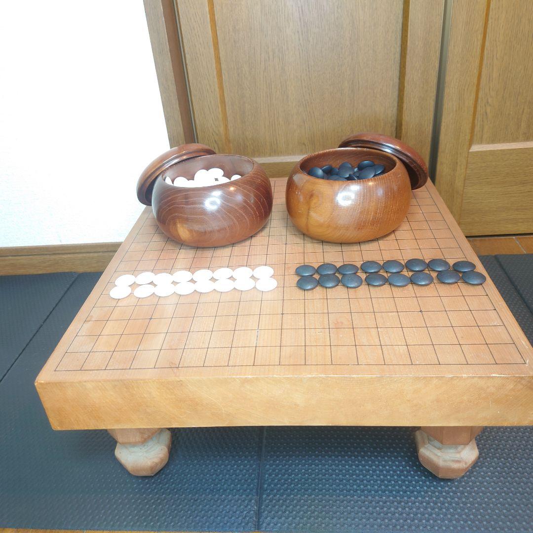 囲碁 天然木 卓上 碁盤 　蛤碁石 セット　碁石22号？　甘い匂いがする碁盤