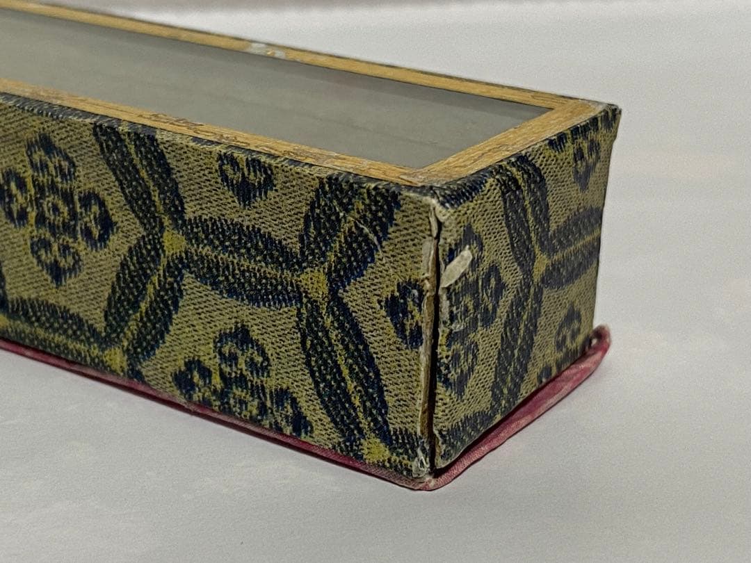 ♦️中国 香港 伝統工芸 透かし彫り 扇子 扇？骨？鹿角 置物飾り 団扇 骨董品