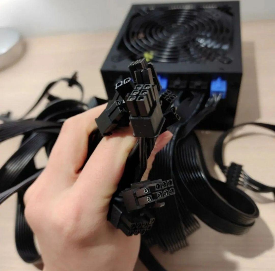 1000W ATX電源 GOLD認証 電源ユニット 極美品　24時間以内発送