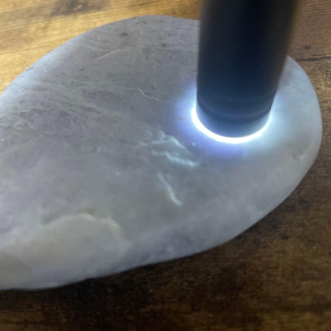 最終値下げ！220g 糸魚川　ラベンダー　翡翠　紫　海石　台座つき