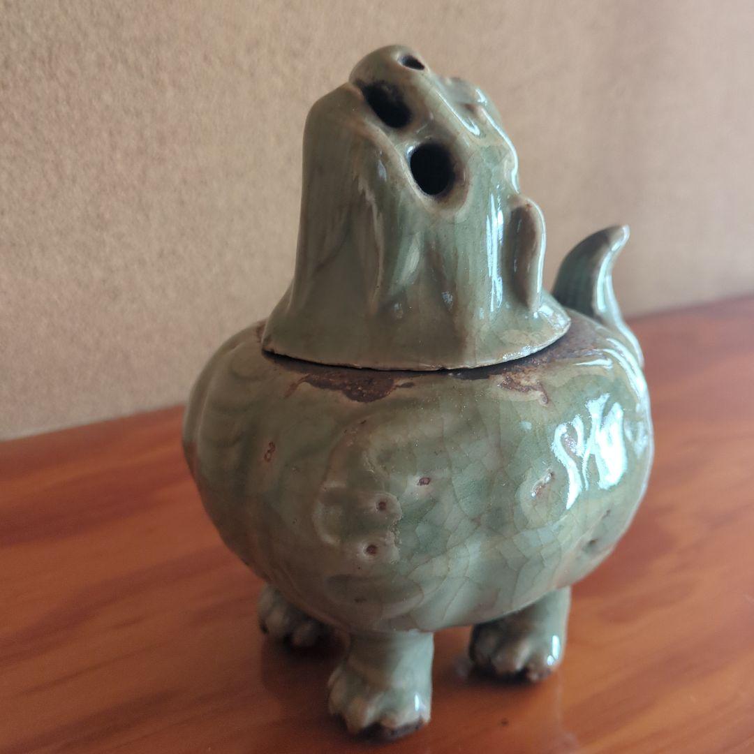 獅子形陶器 中型 淡い緑色　青磁香炉　獅子香炉　古美術品　骨董　中国