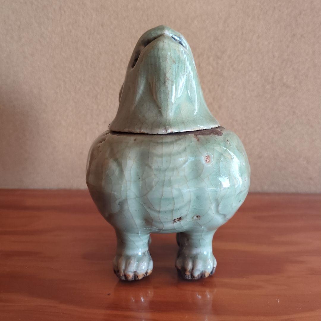 獅子形陶器 中型 淡い緑色　青磁香炉　獅子香炉　古美術品　骨董　中国