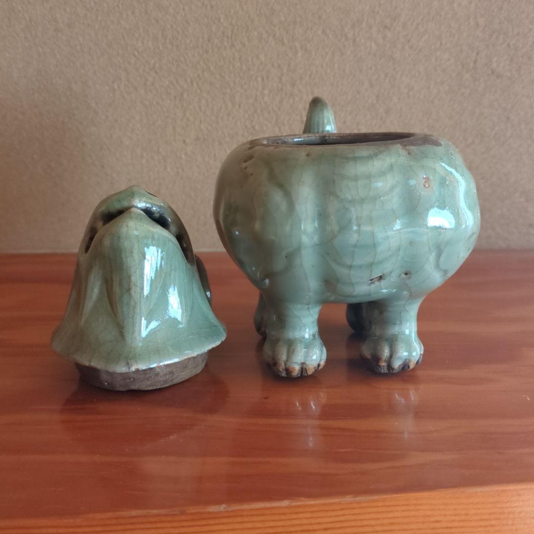 獅子形陶器 中型 淡い緑色　青磁香炉　獅子香炉　古美術品　骨董　中国