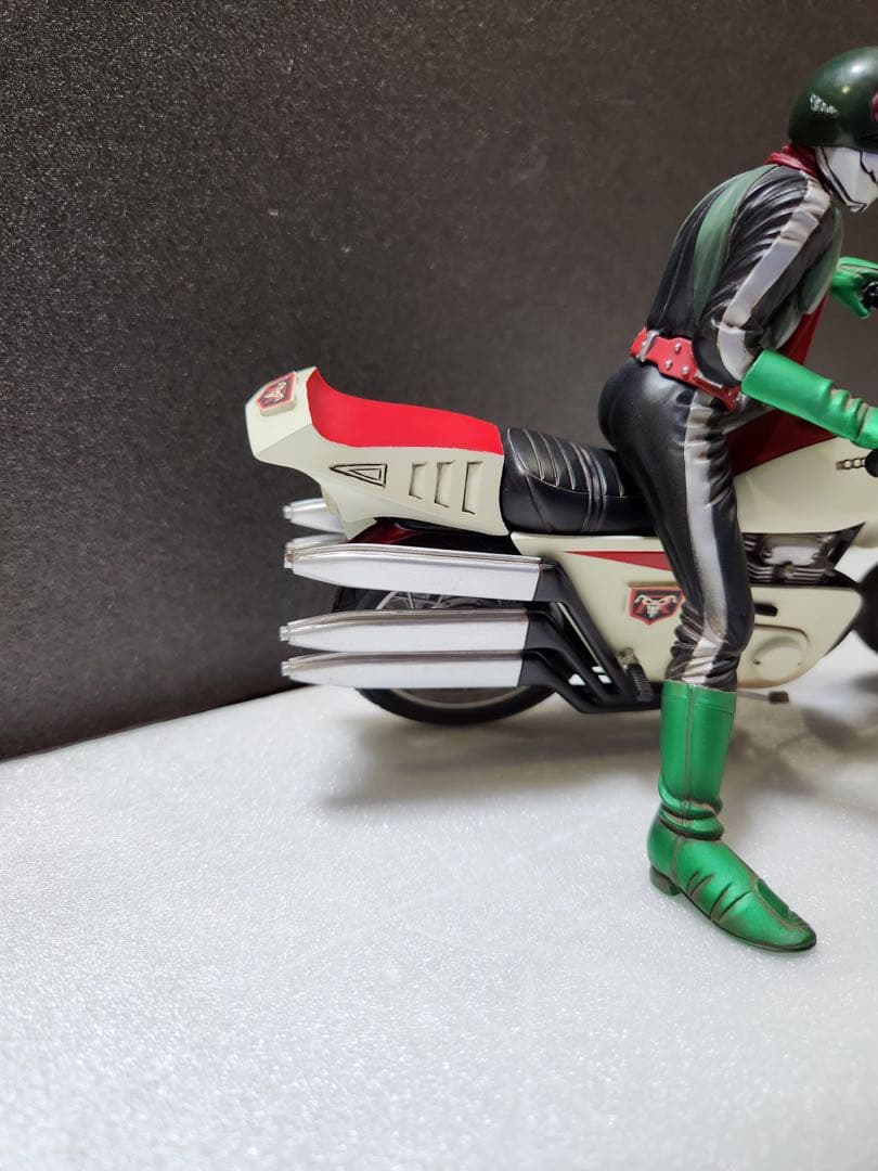 あ*場様 【プロ完成品】コトブキヤ 仮面ライダー2号 ＆サイクロン号完成品