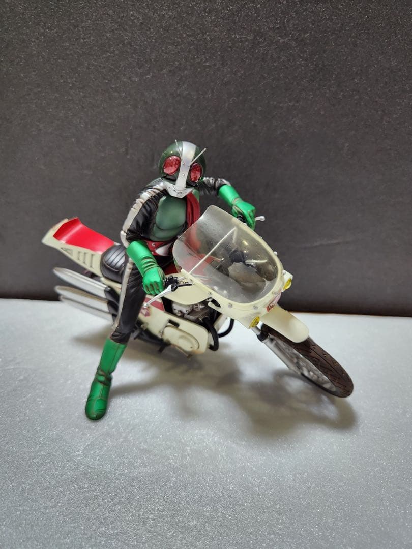 あ*場様 【プロ完成品】コトブキヤ 仮面ライダー2号 ＆サイクロン号完成品