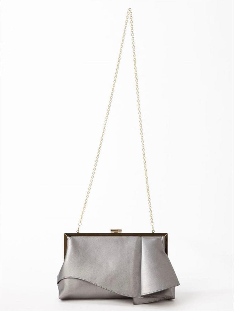 Aimer Acretのフレアタッククラッチバック