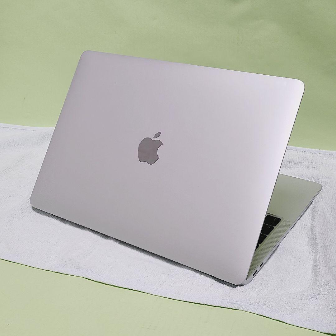MacBook本体 MacBook Air 2020 Core i7 / 8GB / 512GB