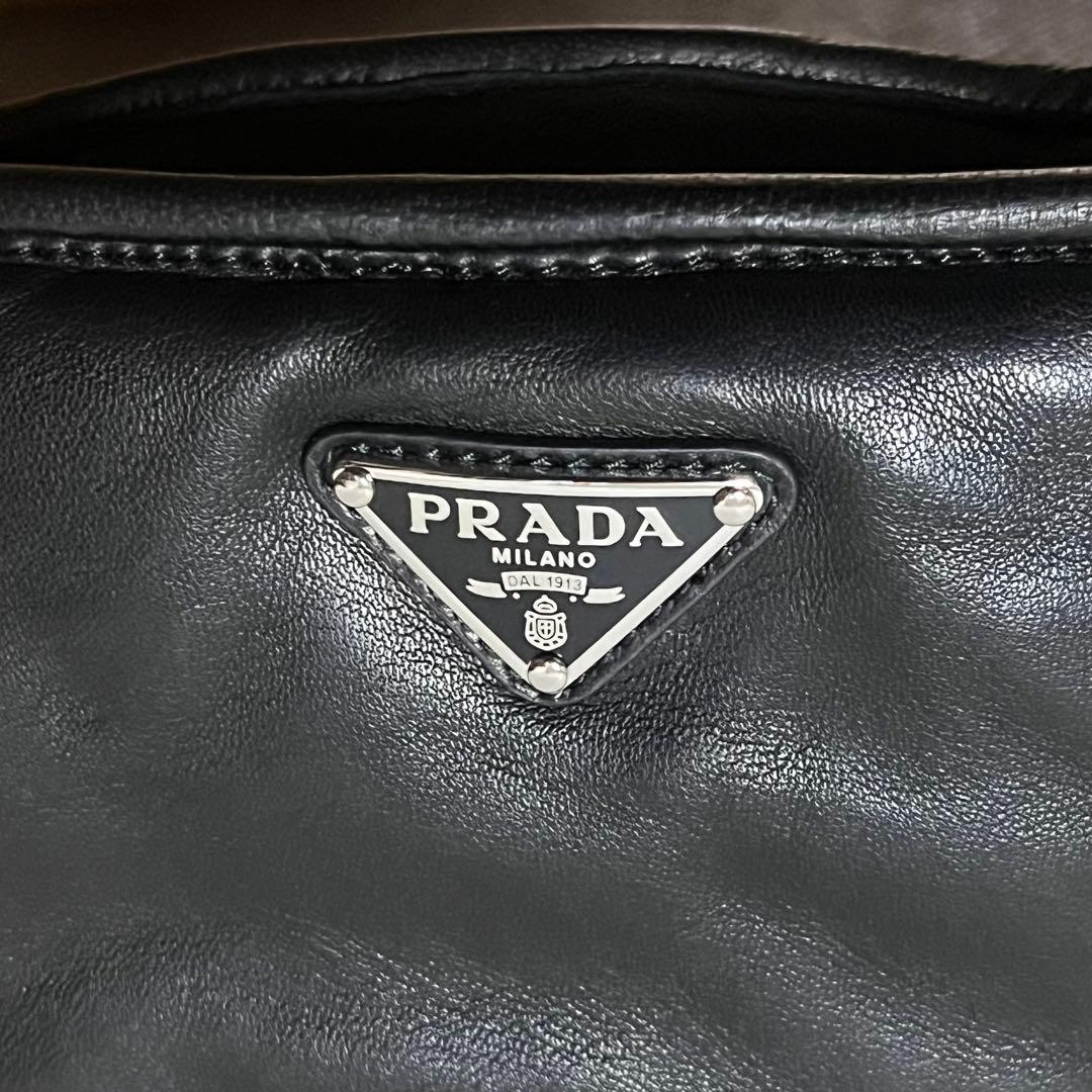 PRADAプラダトライアングルロゴ 三角プレート　ラムレザーグローブ手袋81/2