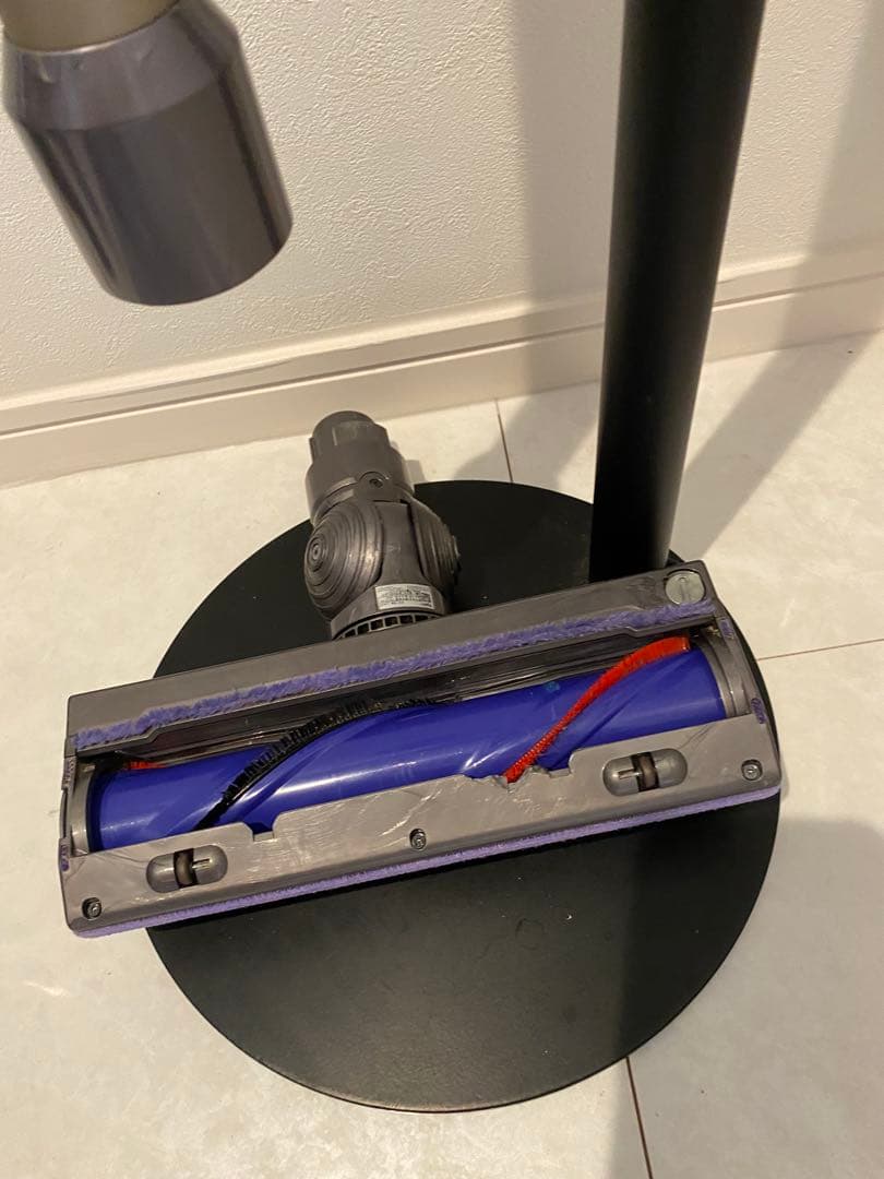 Dyson V7 　コードレスクリーナー　掃除機　sv11