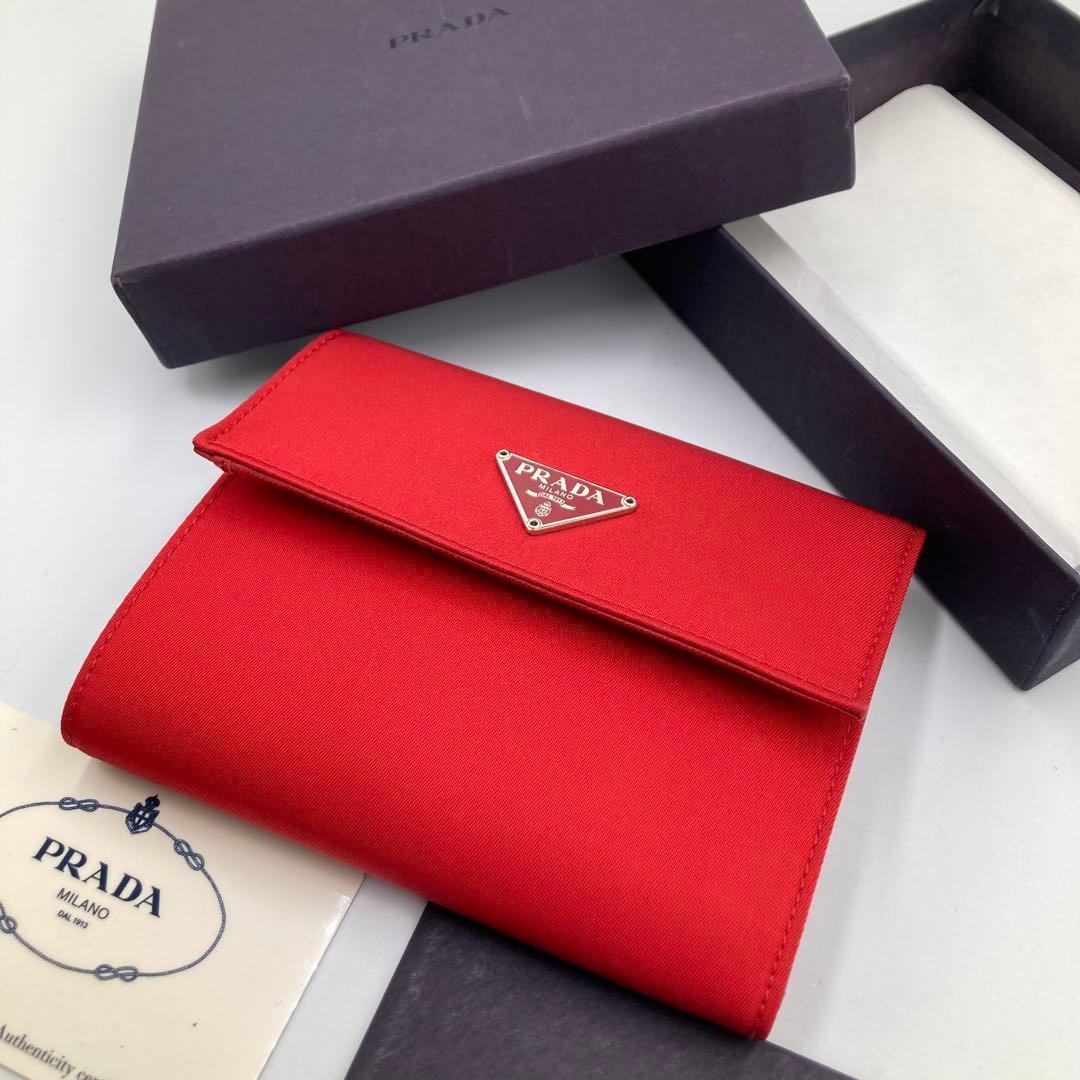 ！新品！　PRADA プラダ　折り財布　レッド　付属品完備　13A
