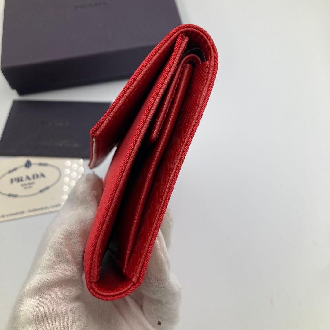 ！新品！　PRADA プラダ　折り財布　レッド　付属品完備　13A