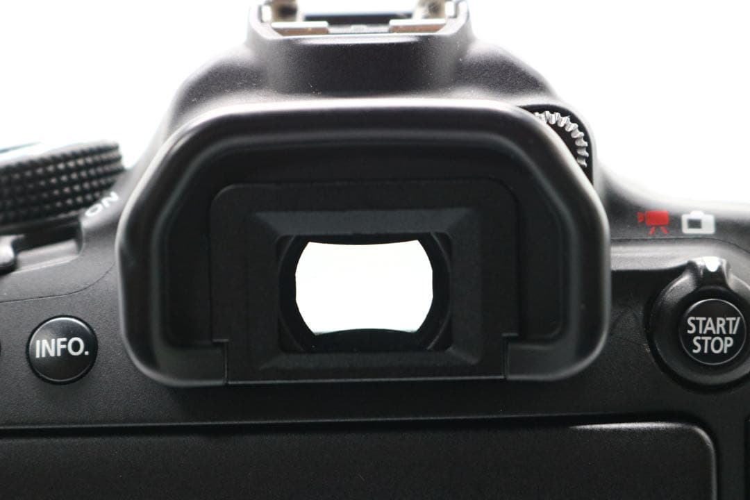 美品 【Canon EOS 70D ダブルレンズセット】 Wi-Fi搭載　保証◎