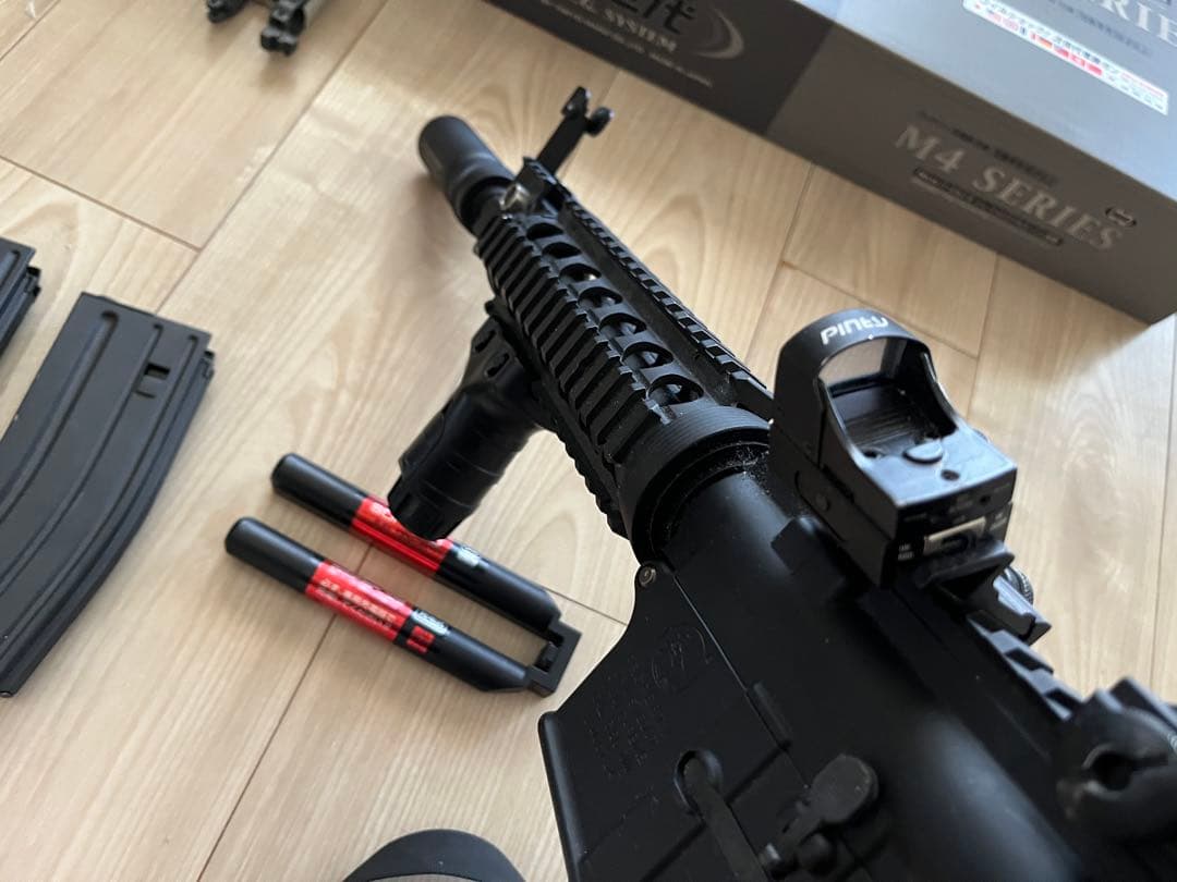 東京マルイ CQB-R M4 カスタム＋充電器＋専用バッテリー付き