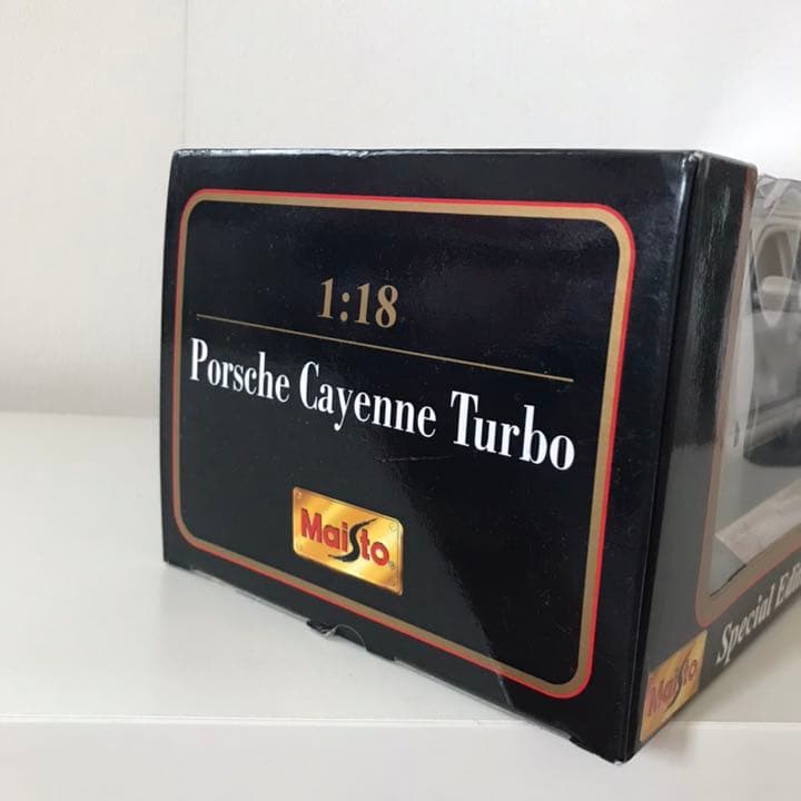 1/18 MAISTO ダイキャスト　ミニカー　ポルシェ　カイエン　ターボー