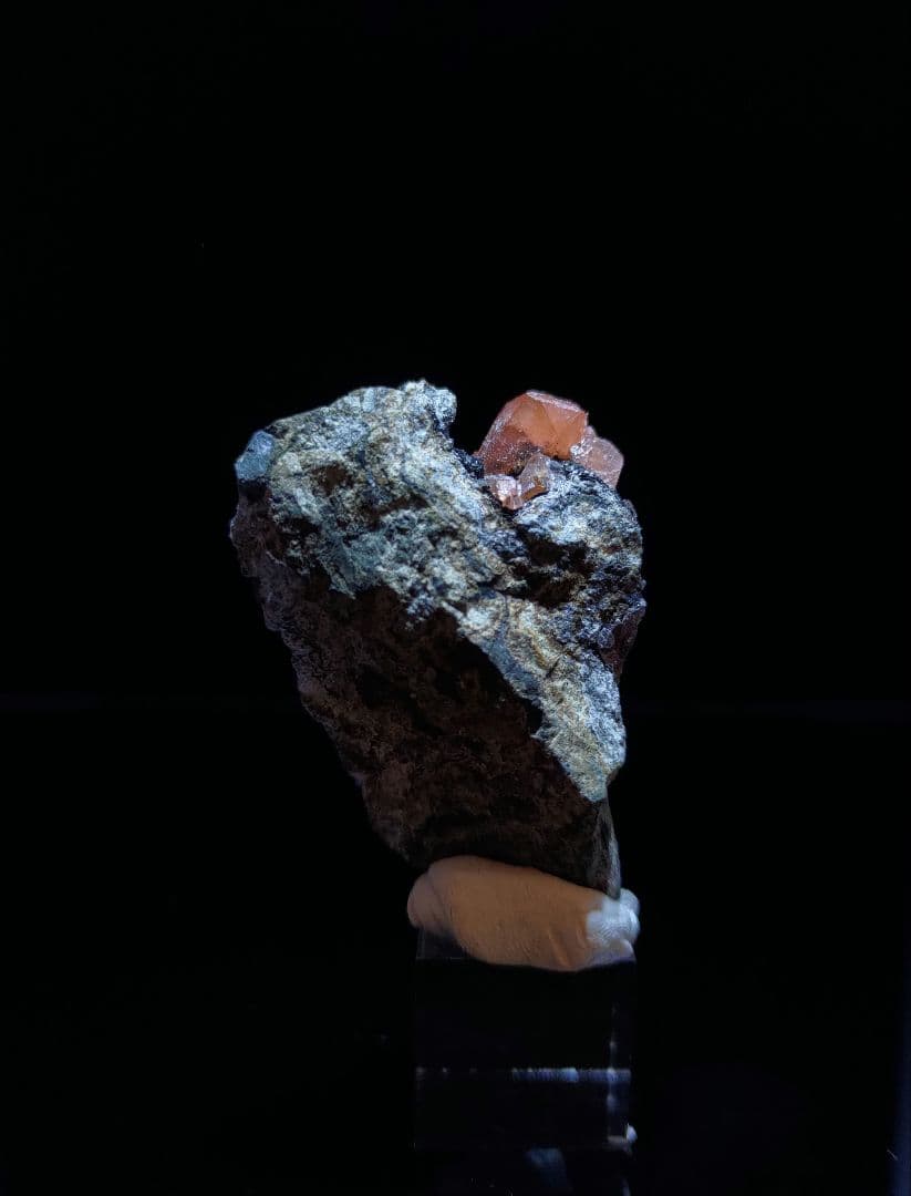 ロードクロサイト 母岩付き ペルー産 鉱石 鉱物 ミネラル 標本 原石