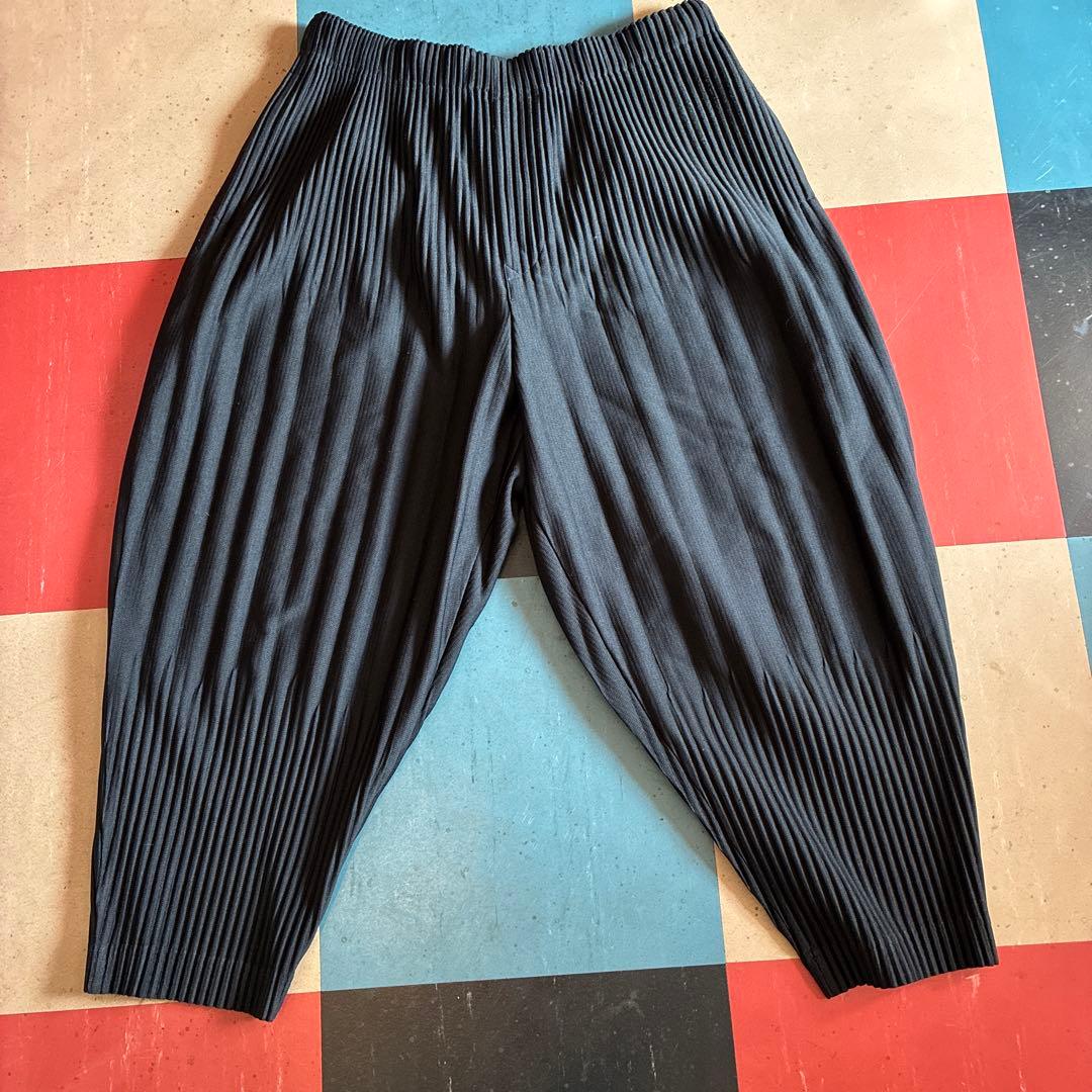 黒 プリーツ サルエルパンツ