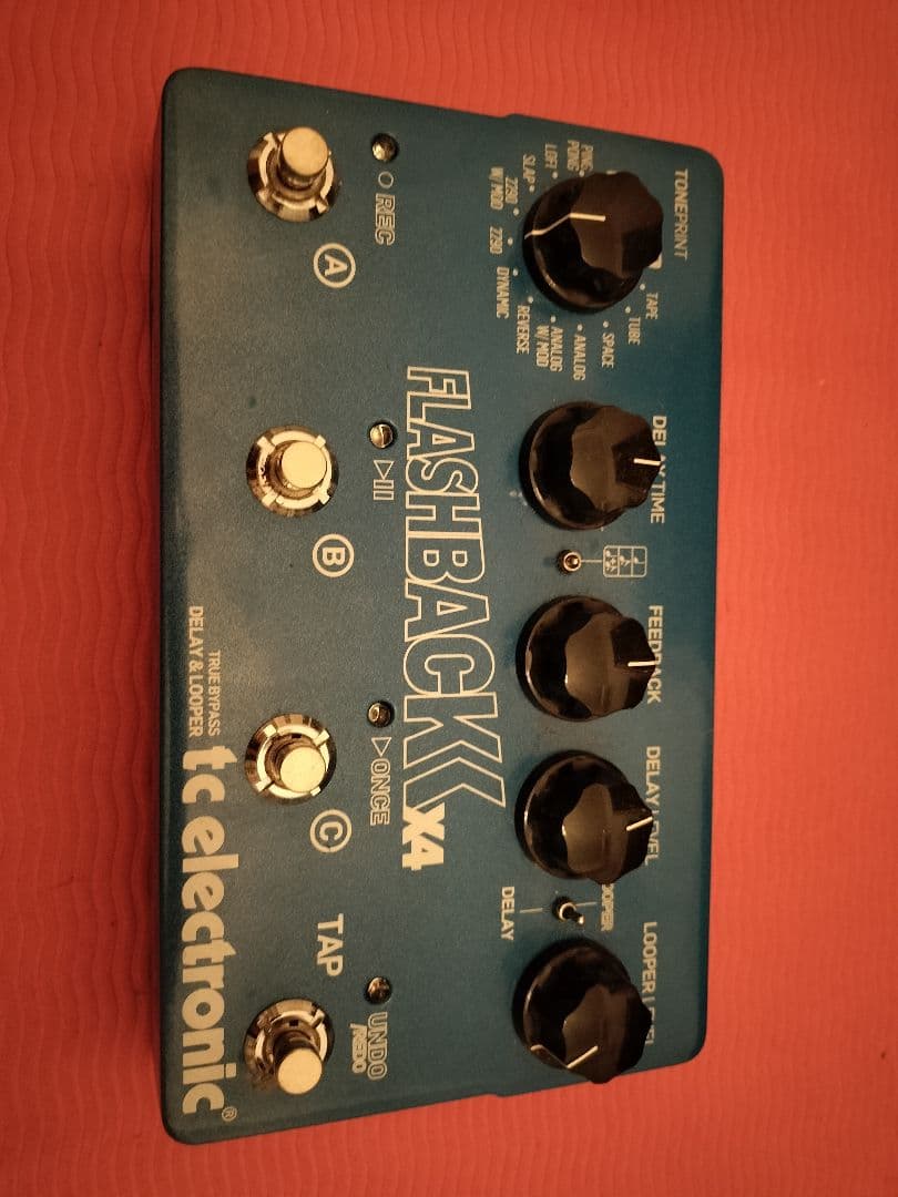 【本体のみ】tc electronic FLASHBACK X4 エフェクター