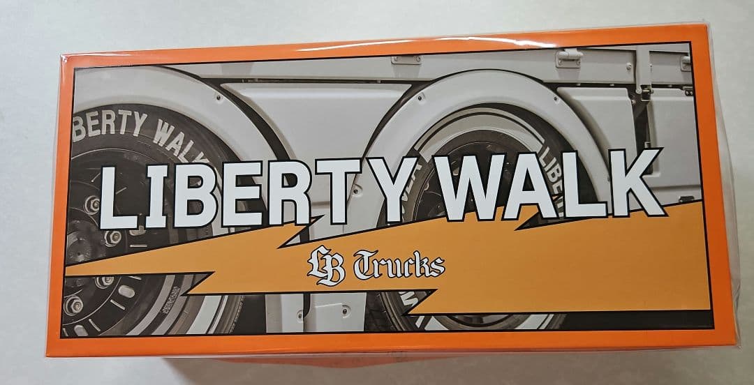 1/64 トランスポーター 三菱 FUSO キャリアカー Track トレーラー