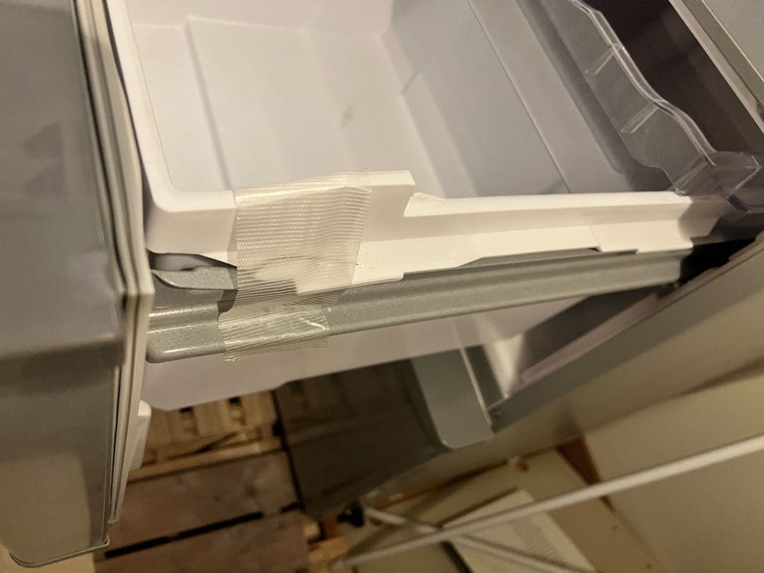 や*ち様 日立　3ドア　真ん中野菜室　冷蔵庫　自動製氷　R-K320FV 地域限