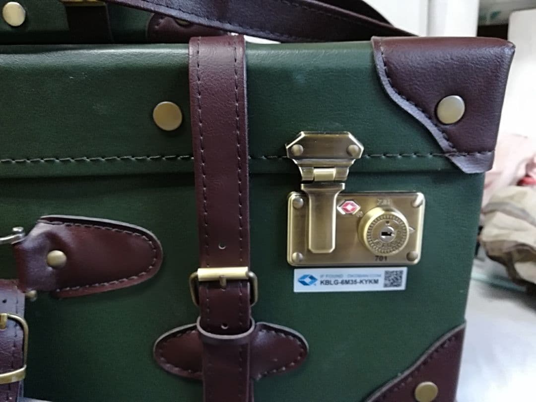 キャリーケース旅行カバン