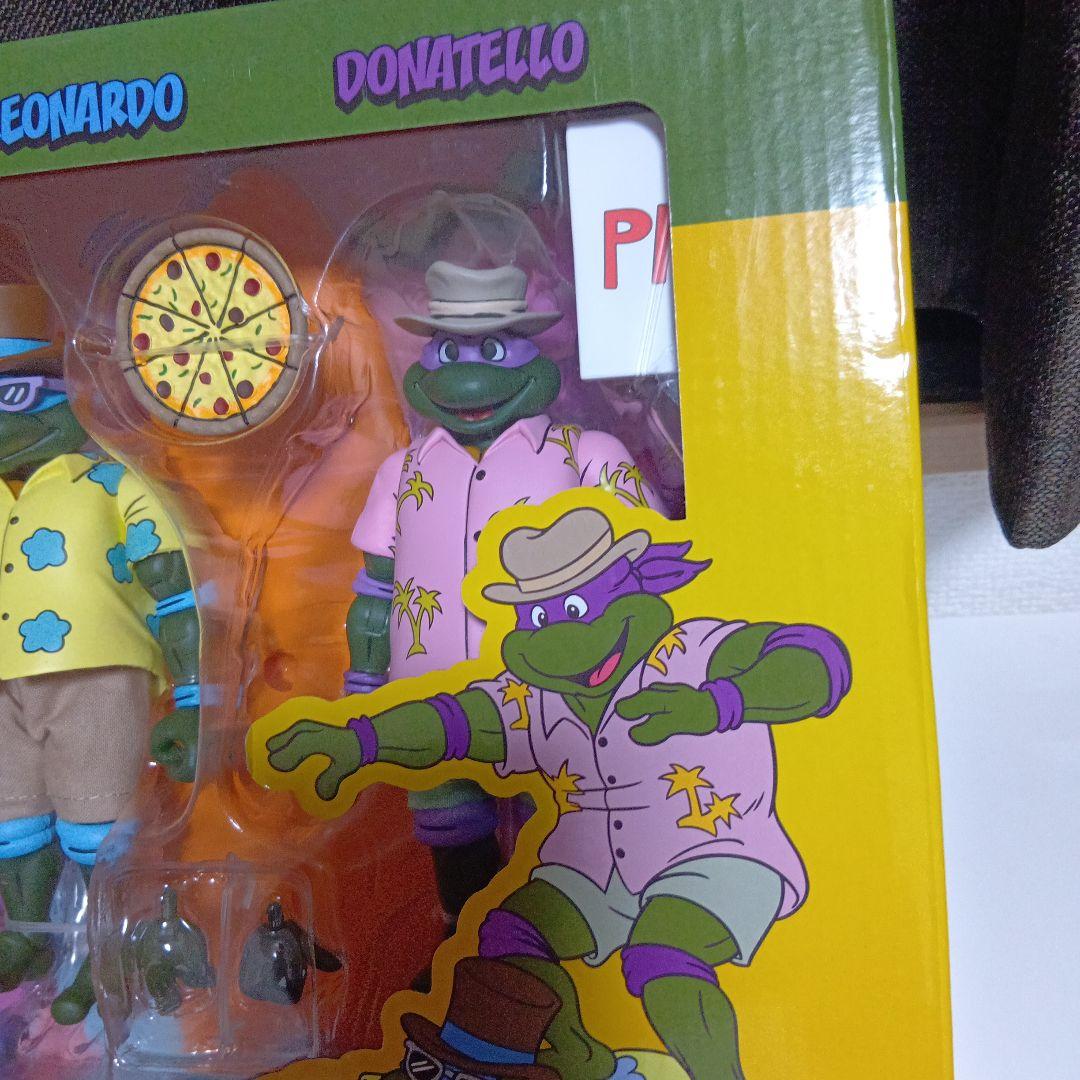 ネカ ミュータントタートルズ　コミコン限定　neca TMNT　フィギュア