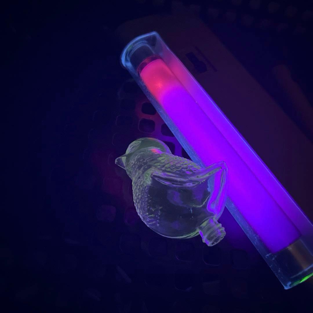 骨董　時代ガラス　プレスガラス　雀型　小鳥モチーフ　金平糖？香水瓶？ウランガラス