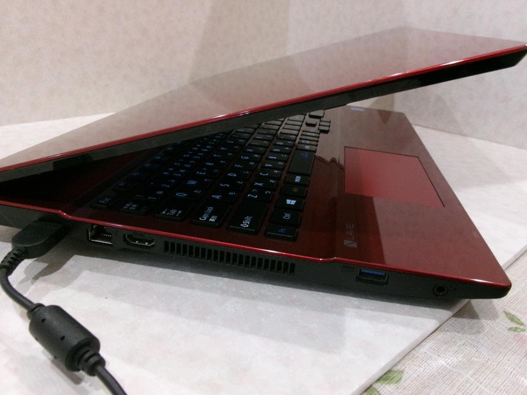 NEC LAVIE NS350/G　新品SSD搭載/i3/メモリ8GB
