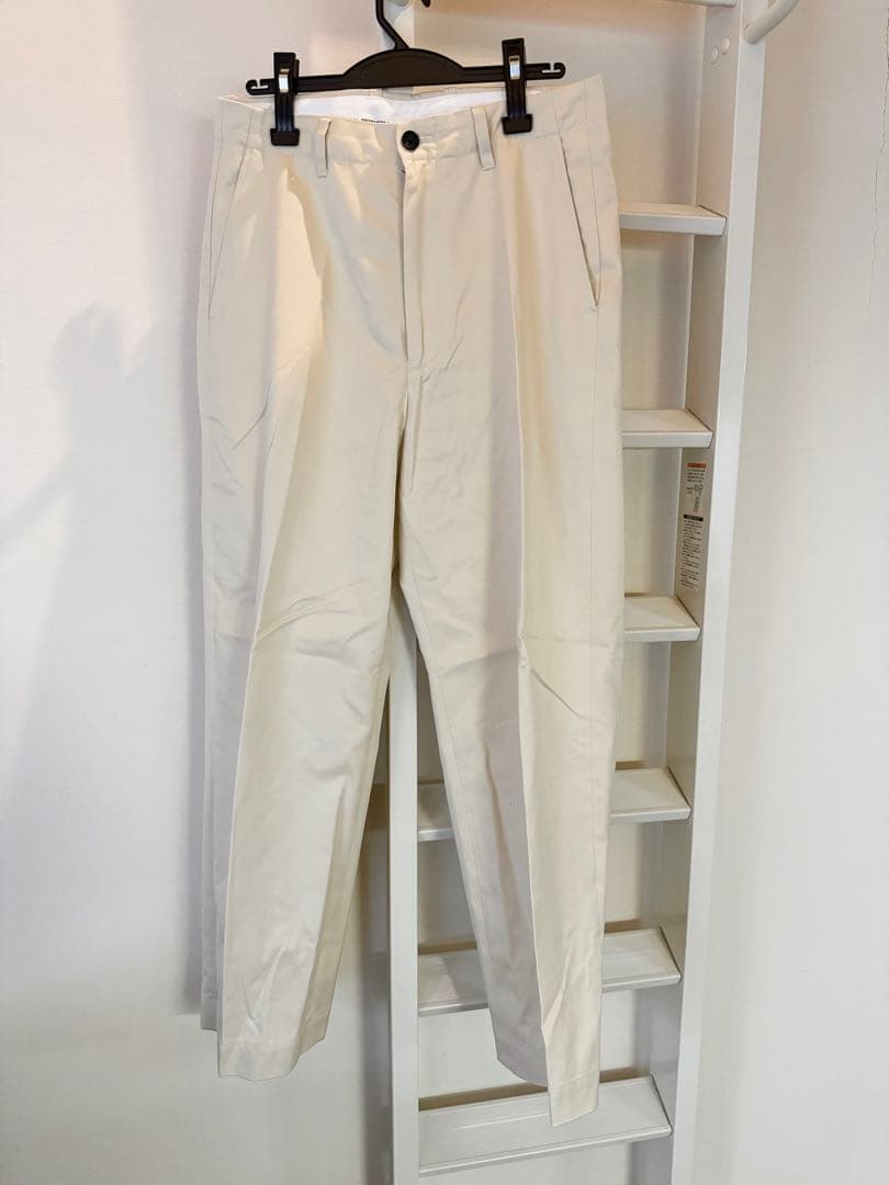 ユニバーサルプロダクツ　NO TUCK CHINO TROUSERS サイズ2