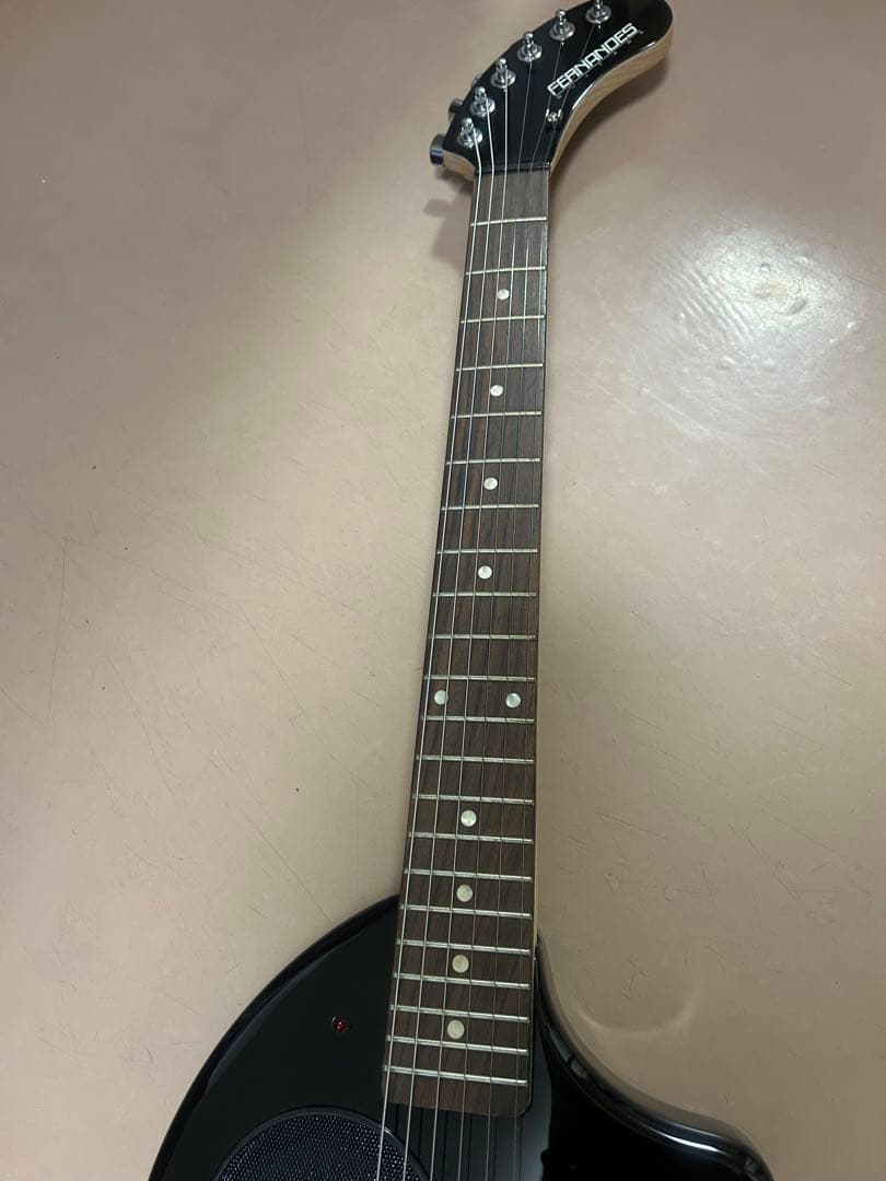 エレキギター アンプ内蔵ギターZO-3 ヘッドホーン端子付き。