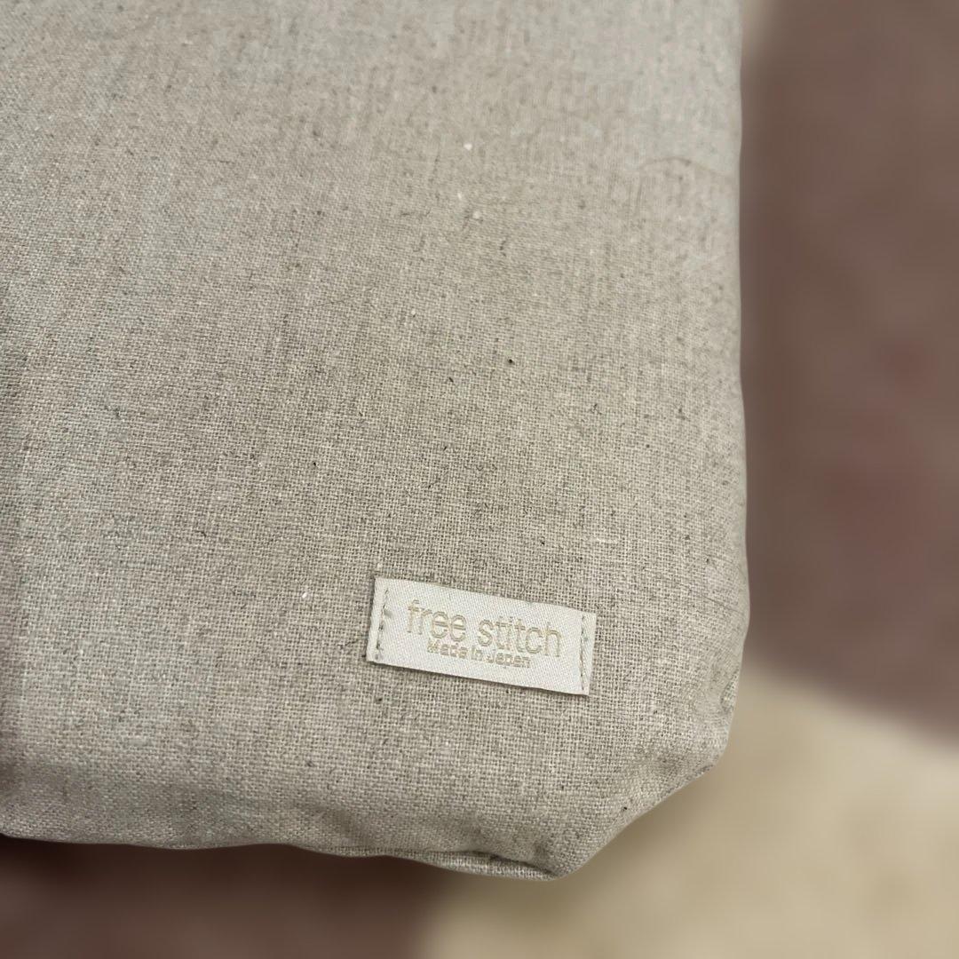 free stitch キャリーバッグ　Mサイズ　インナークッションつき