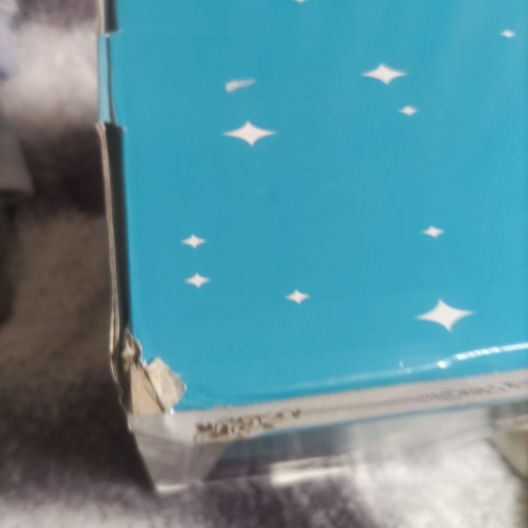 バイオリンを持つセクシーなフィギュア