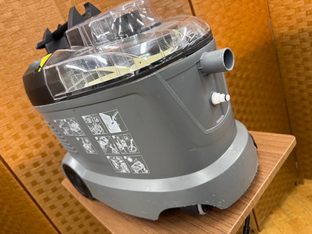 F038 KARCHER　カーペットリンス　クリーナー　Puzzi 8/1C