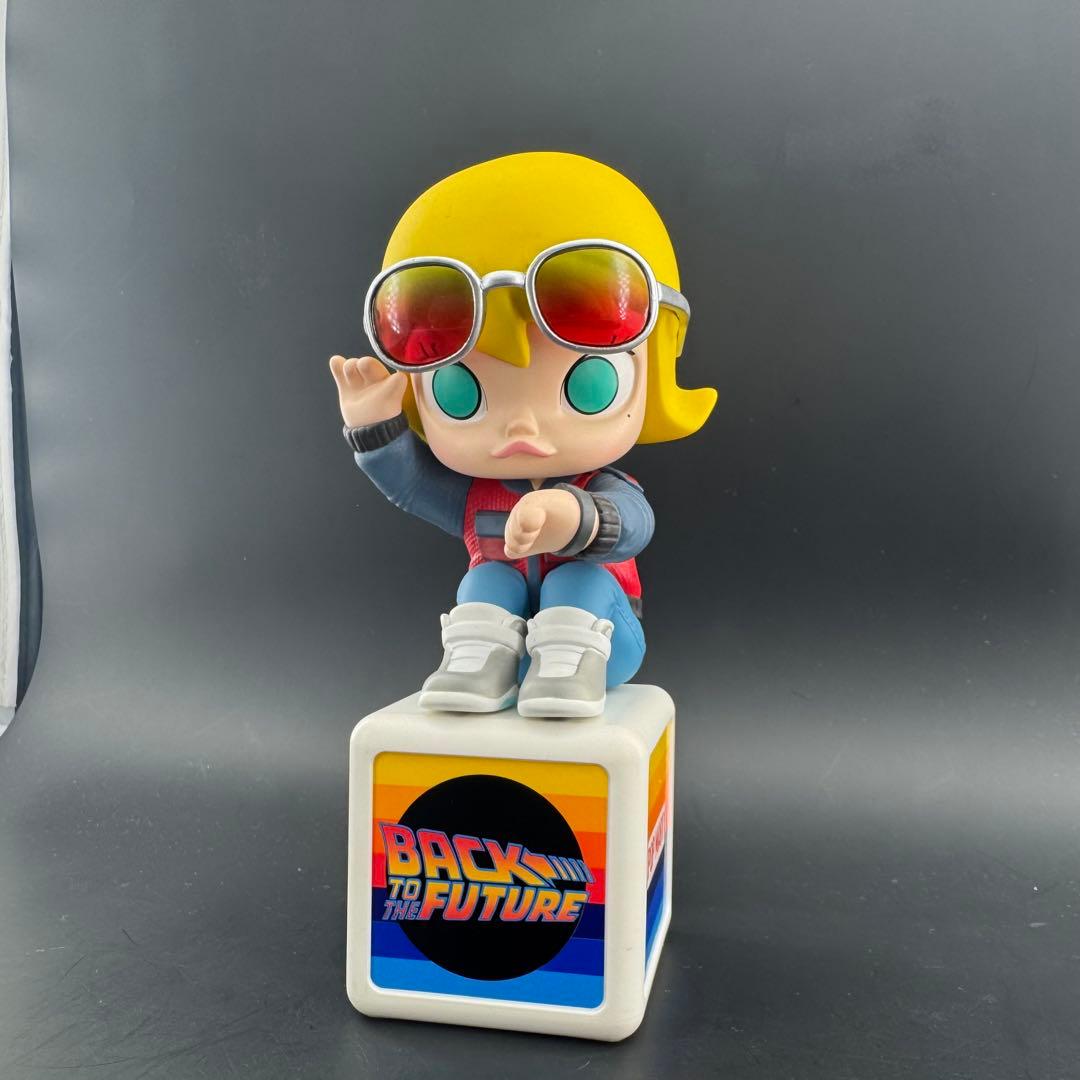 POPMART Molly Back To The future フィギュア