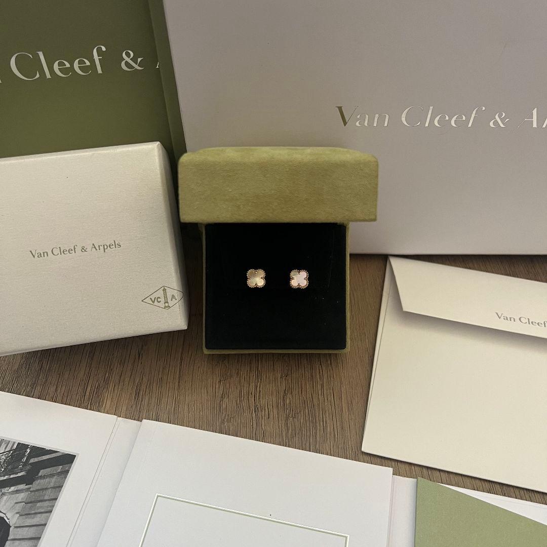 Van Cleef & Arpels スウィート アルハンブラ ピアス