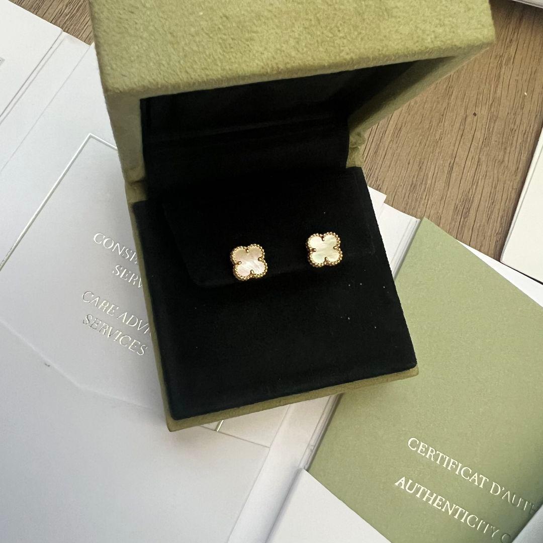 Van Cleef & Arpels スウィート アルハンブラ ピアス