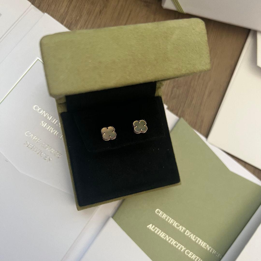 Van Cleef & Arpels スウィート アルハンブラ ピアス