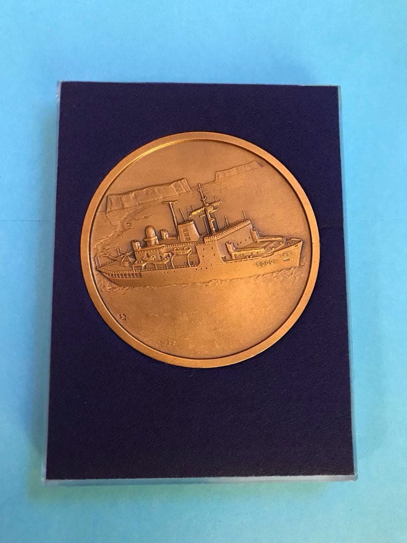 南極　砕氷艦　しらせ　竣工記念　文鎮　ペーパーウェイト