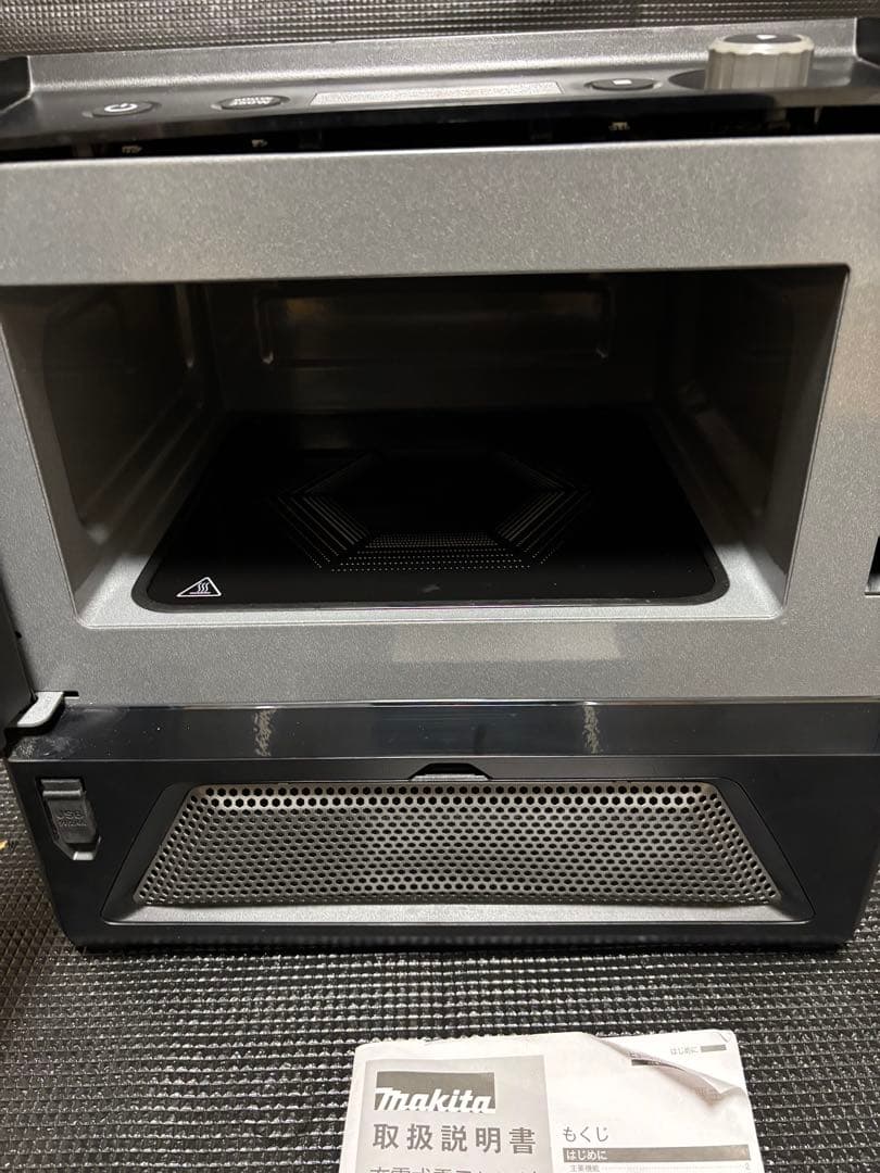 マキタ 充電器式電子レンジ 2023年製 MW001G 電源は入りません